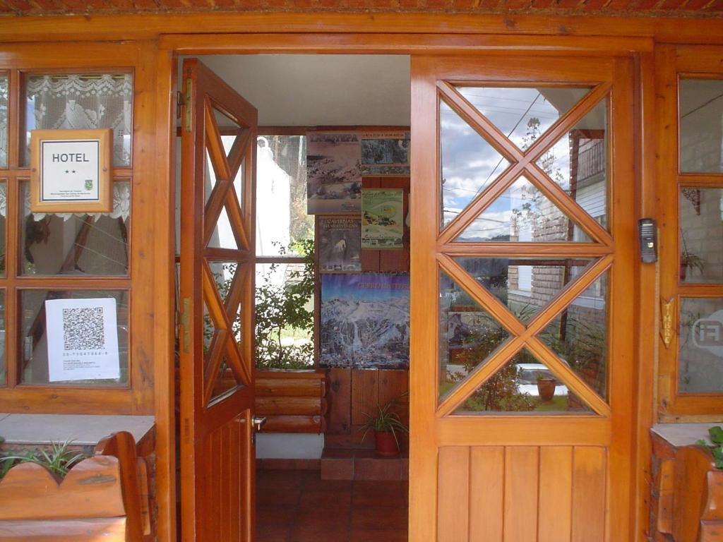 Hosteria Nuevo Pinar San Carlos de Bariloche Exterior foto
